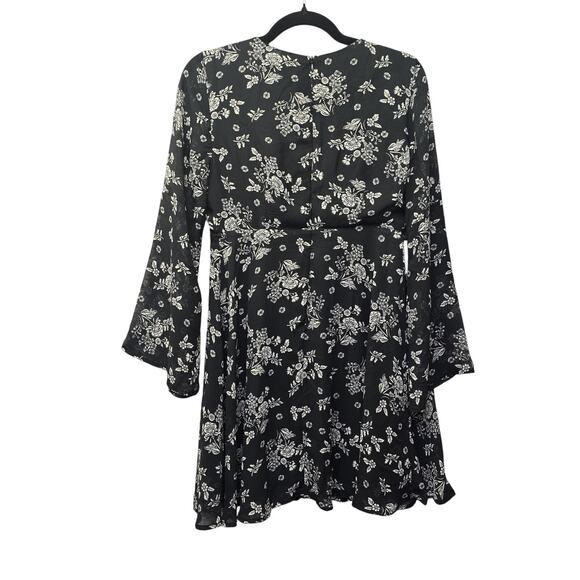 Timing Dress Women Medium Black Floral Bell Sleeve V Neck Boho Fairy y2k Chiffon - Picture 2 of 10